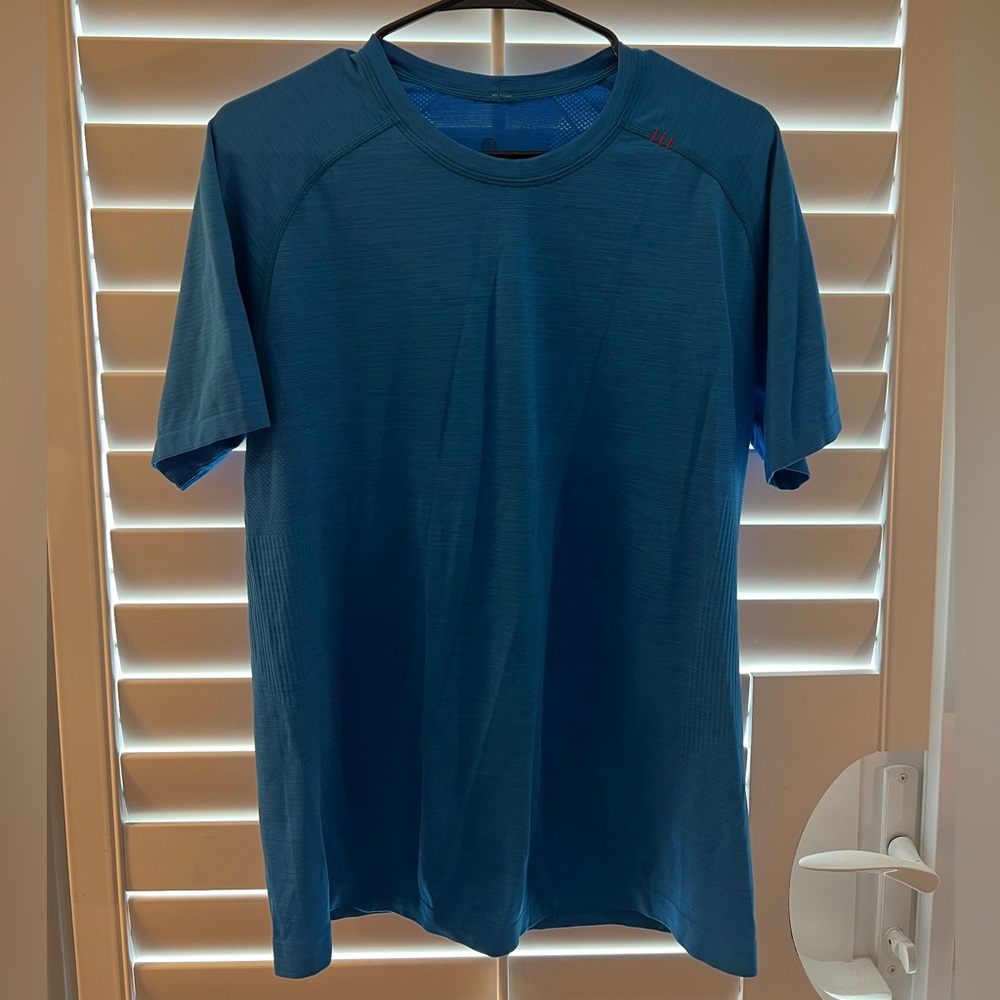 Lululemon Metal Vent Tech Top - Sz M